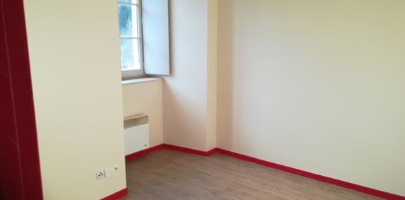 Appartement T2 dans résidence Le Prieuré à Blesle - Photo 2