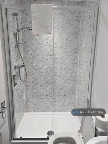 2 bedroom semi-detached house to rent - Photo 4