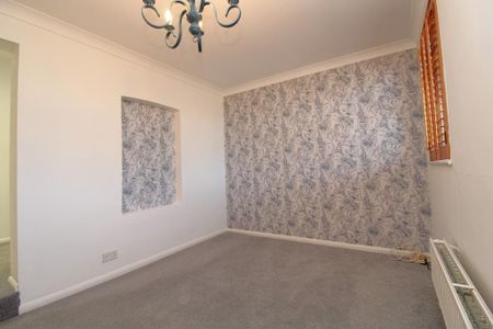 2 bedroom end of terrace house to rent - Photo 3
