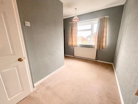 3 bedroom detached bungalow to rent - Photo 4