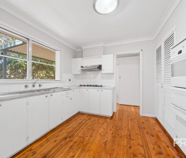 35 Waranga Ave, Mount Austin NSW 2650 - Photo 6