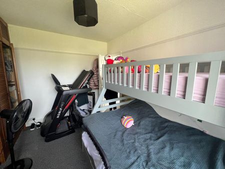 3 bedroom semi-detached house to rent - Photo 4