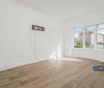 3 bedroom flat to rent - Photo 2