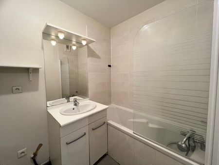 Location Appartement 3 pièces 66m² ST JEAN DE LA RUELLE 45140 - Photo 4