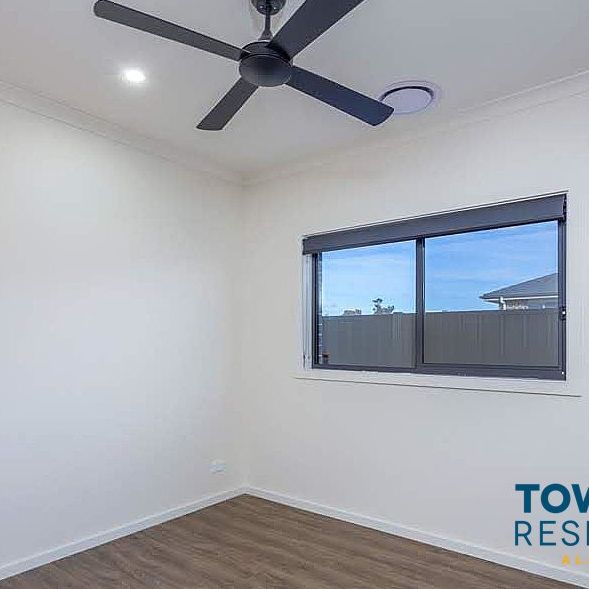 32 Booroolong Street, Throsby ACT 2914 - House For Rent | Domain - Photo 1