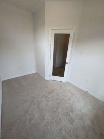 For Lease - 60 Baycroft Boulevard, Essa, Ontario - Photo 2