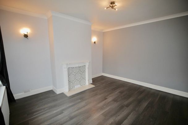 2 Bed End Terrace, Ilford Street, LS27 - Photo 1