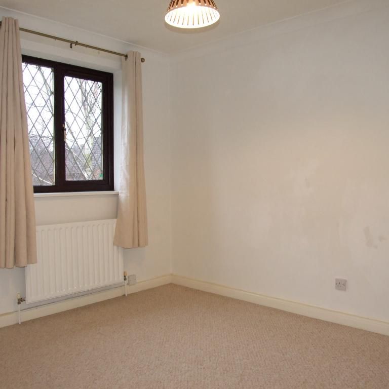 4 bedroom House in Bruton Way, Bracknell - Photo 1