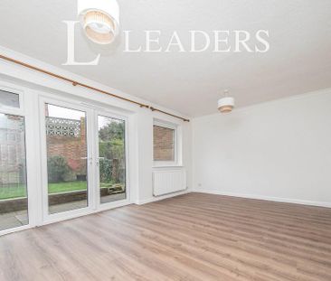 3 bedroom semi-detached house to rent - Photo 4