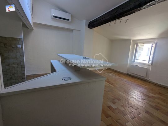 REF 212 - IMMOBILIER TOULON OUEST - AGENCE IMMOBILIERE G.I.O. AUX QUATRE CHEMINS - SECTEUR TOULON CENTRE VILLE - LOCATION T2 - 38 M²-, - Photo 1