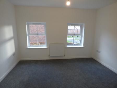 2 bedroom semi-detached house to rent - Photo 2