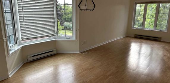 Logement 4 1/2 de style condo OTTERBURN PARK (libre) - Photo 2