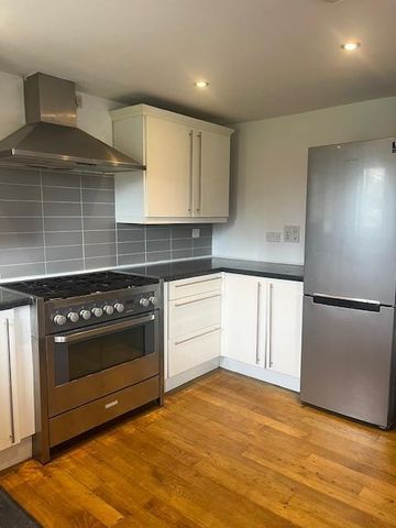 2 bedroom apartment to rent - Photo 5