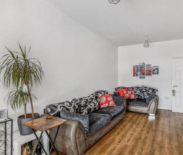 3 bedroom flat to rent - Photo 6 | Rentumo