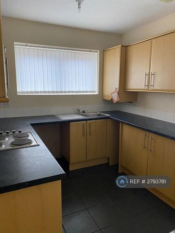 2 bedroom flat to rent - Photo 3