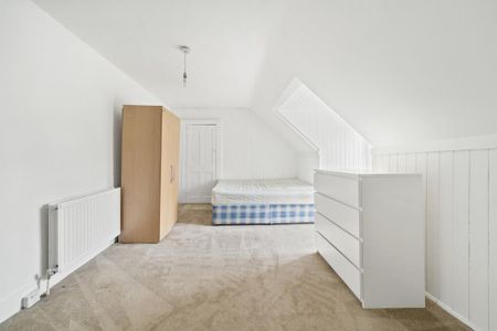 3 bedroom apartment to rent - Photo 5