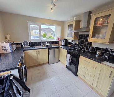 2 bedroom semi-detached bungalow to rent - Photo 2