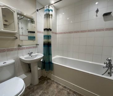 2 bed Flat for rent - Photo 3