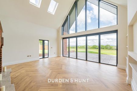 4 bedroom detached house to rent - Photo 2