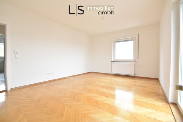 Geräumige und helle 3-Zimmer-Wohnung in ruhiger Wohnlage von S-Untertürkheim mit Balkon! - Foto 1