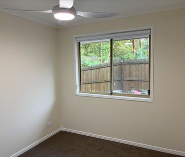 3 Bedroom Townhouse with Fresh Carpet - Photo 5