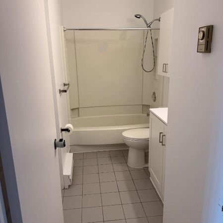 4 ½ à louer à Anjou secteur tranquille - 1380$ - Photo 4