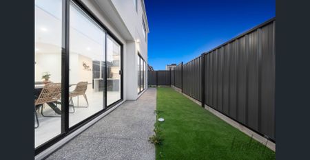 Luxury Family Living in Prime Mickleham Location - Photo 5