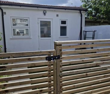 Studio to rent - Photo 6