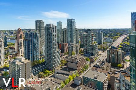 Penthouse in Downtown Vancouver, BC - Photo 2