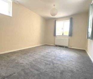 2 bedroom property to rent in St Neots - Photo 1