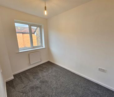 2 Bed Terraced House, Bellfield Close, M9 - Photo 2