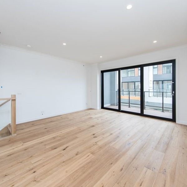 20 Velvet Road, Port Melbourne VIC 3207 - House For Rent | Domain - Photo 1