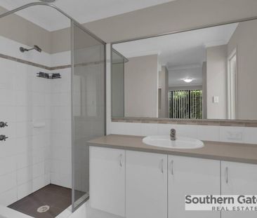 Spacious Family Home - Photo 4