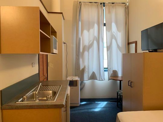 Ideal Apartment for One Person | Fully Furnished | Utilities Included - Photo 1