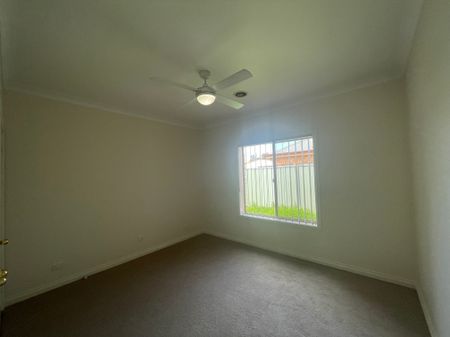 Elegant 2-Bedroom Unit Close to Town - Photo 5