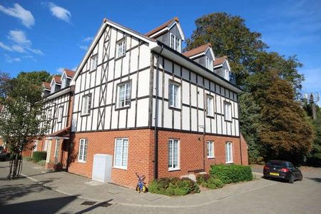 Grange Road, Chalfont St Peter, SL9 - Photo 3