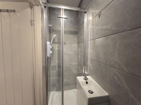 Humes Avenue, London W7 - Photo 5