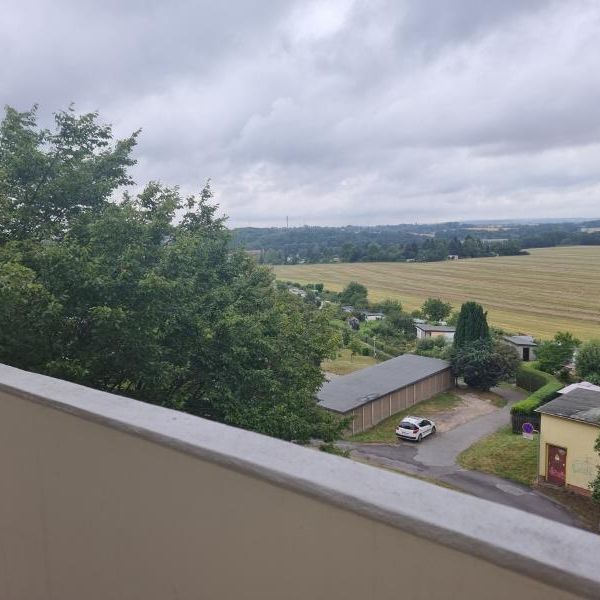 Auf Wunsch auch möbliert ! - 3-R.-Whg. mit Balkon u. EBK - Foto 1