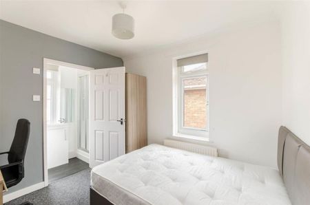 6 bedroom end of terrace house to rent - Photo 3