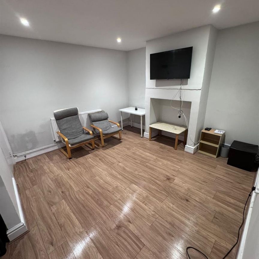 23 Christ Church Street, Preston - Photo 1