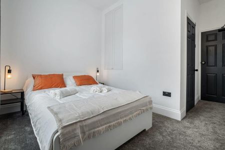 1 bedroom in a house share to rent - Photo 5