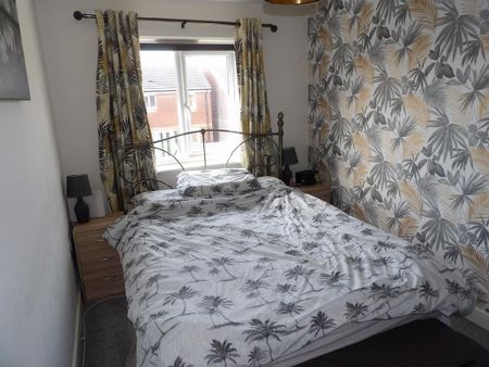3 bedroom semi-detached house to rent - Photo 3