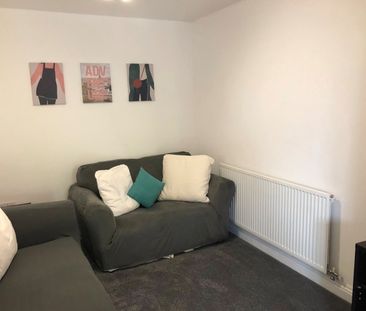 6 Bed Terraced House, Great Copsie Way, BS16 - Photo 2