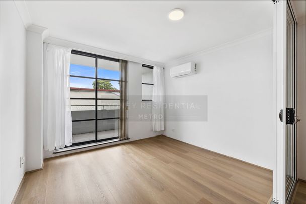 One-Bedroom Apartment with Parking in the heart of Petersham - Photo 1