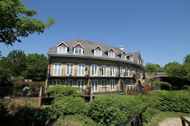 4 bedroom townhouse to rent - Photo 1