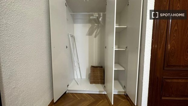 madrid, Community of Madrid 28012 - Photo 1