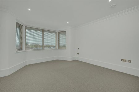 5 bedroom detached house to rent - Photo 3