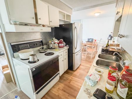 27 Main St, St. Catharines (2) - 2 Bedroom Apartment - Photo 5