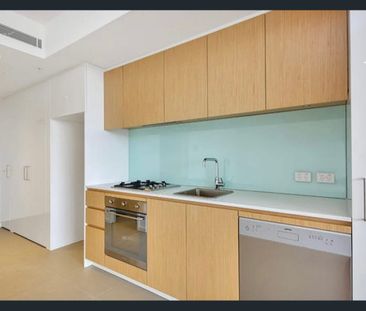 Luxury apartment in Good location have One Bedroom with Carspace - Photo 2