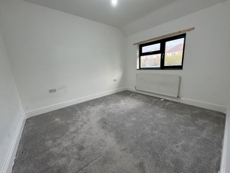 4 bedroom terraced house to rent - Photo 5